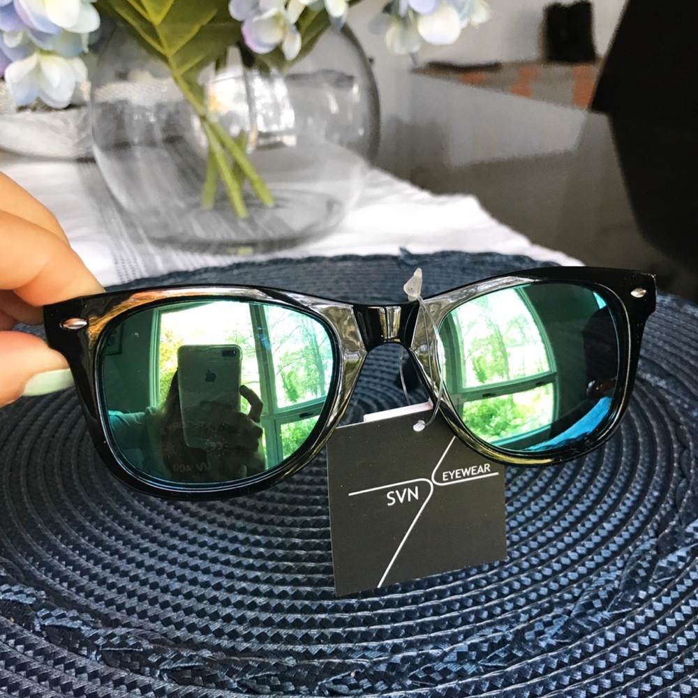 🆕 GREEN BLUE LENSE BLACK FRAME SUNGLASSES!